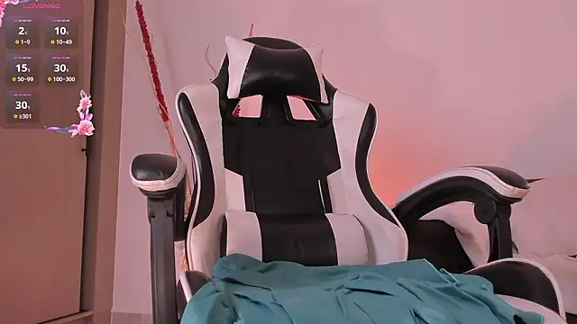 ChloeMoreti 现场XXX聊天