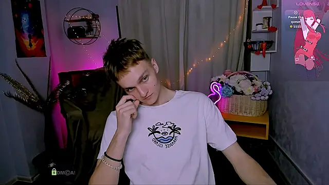 Pokazy przed kamerką – john_lik