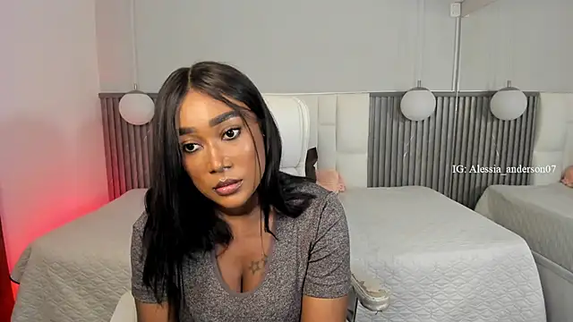 alessia_anderson Adlı Modelin Web Kamerası Şovu