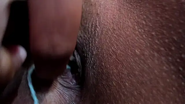 แชท XXX สดของ zara_lopez