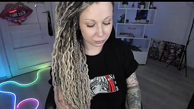 Chatroom XXX en direct de HoneySallyMoore