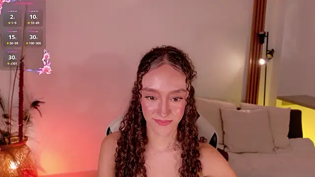 دردشة ChloeMoreti الجنسية المباشرة