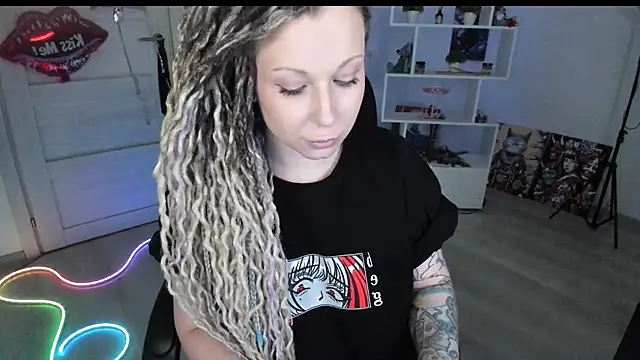 HoneySallyMoore Adlı Modelin Canlı XXX Sohbeti