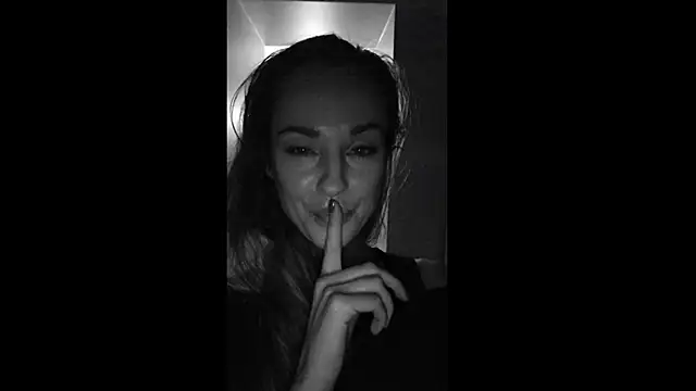 SuchArt_n Live XXX chat