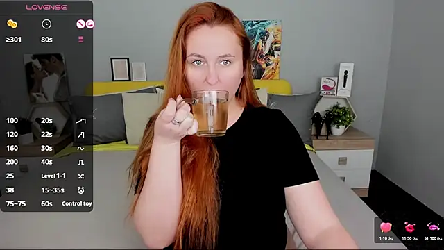 BabeLessi: онлайн-секс-чат