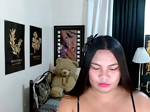 TSbrianaHugeCock's Webcam Show