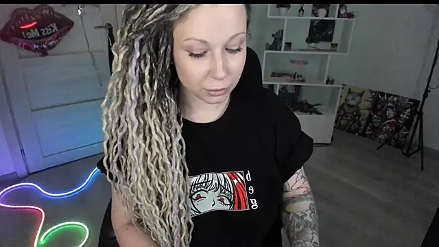 HoneySallyMoore's Live XXX Chat