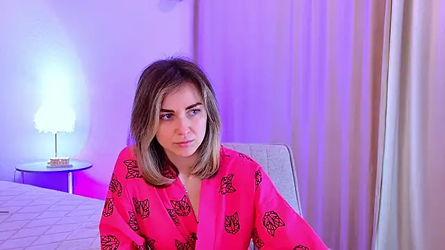 EmeraldGlow's Live XXX Chat