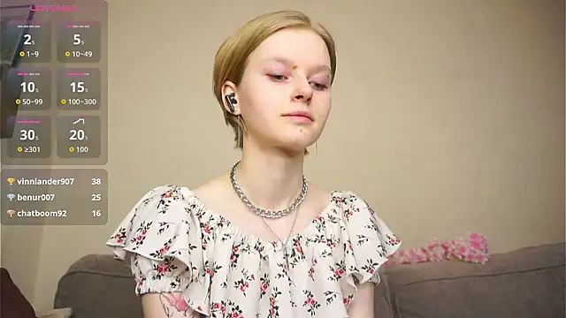 ToyaPletz's Live XXX Chat