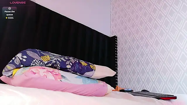 แชท XXX สดของ cattaleeyaa