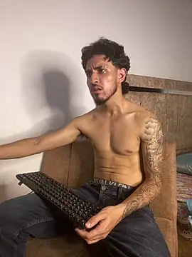 Kriss_Edwards লাইভ XXX চ্যাট