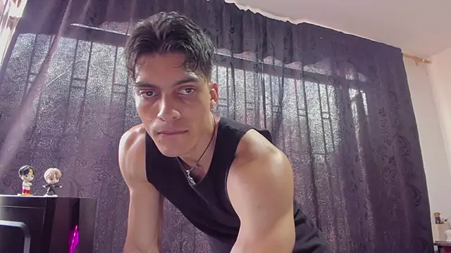 AlessioVitale লাইভ XXX চ্যাট