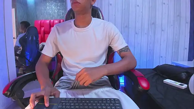 _erick_j লাইভ XXX চ্যাট