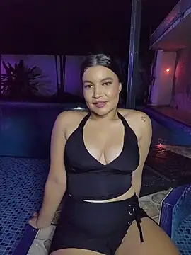 Pretty_Julieta's Live XXX Chat