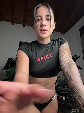 دردشة Ale_Lewis الجنسية المباشرة