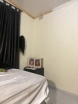 XXX chat uživo modela Cardiebae89