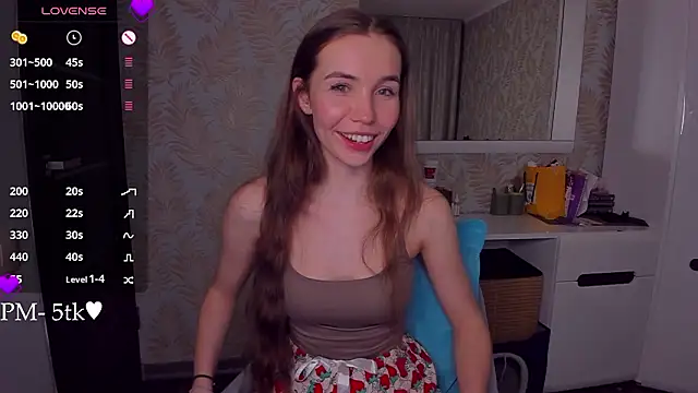 YonaBones Chat XXX in diretta