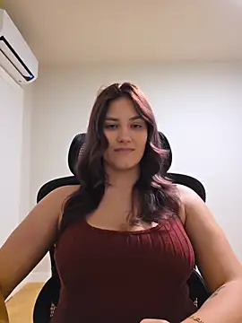 Chatroom XXX en direct de MiaRides19