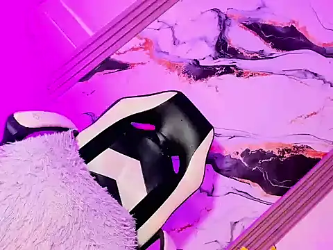 Mia_Colucci- live XXX chat