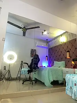 Auri__: онлайн-секс-чат