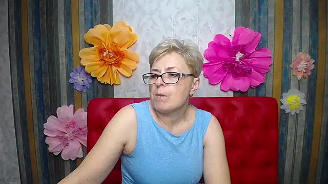 EmiliaGreeのライブXXXチャット