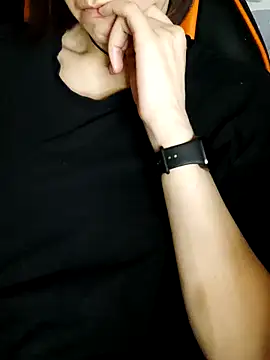 Aashikalaa 라이브 XXX 채팅