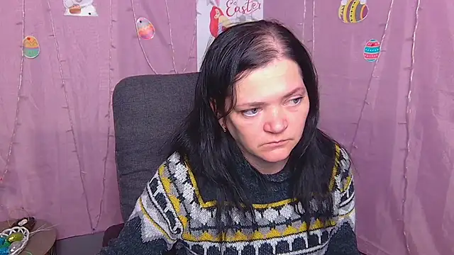 Show modela LauraFinn na web-kameri