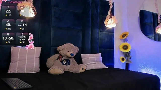 Laura_Miller1 现场XXX聊天