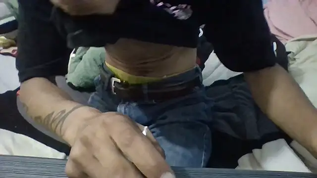 Leonul: διαδικτυακό σόου στην κάμερα