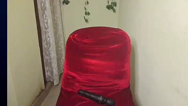 Madhubala01's Live XXX Chat