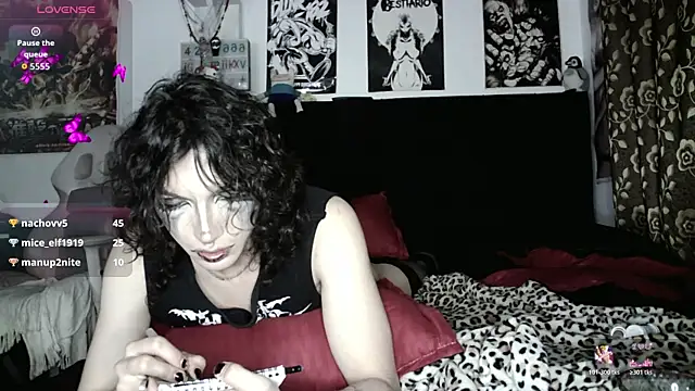 kiiler_queen: διαδικτυακό σόου στην κάμερα