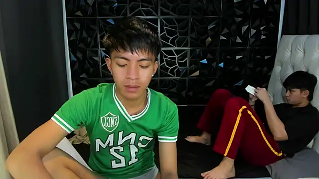 Webkamerová show davincihugecock