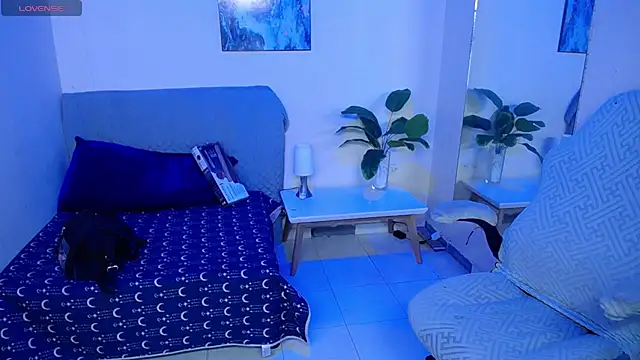 alloy_tiny Chat XXX in diretta