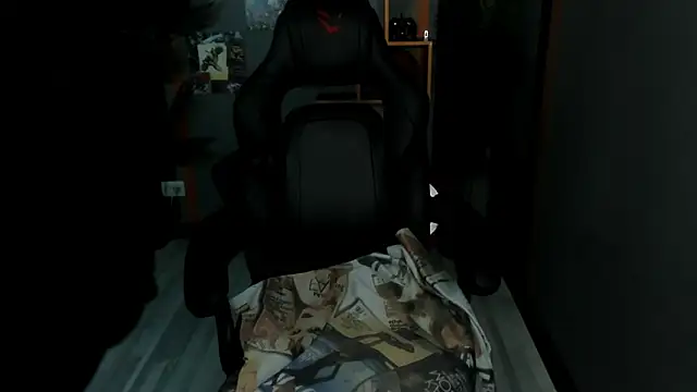 AlejandroEllias 网络视讯表演