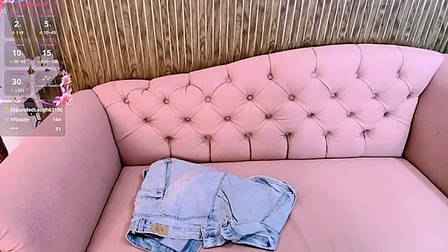 Aminaa_Kaarim's Webcam Show