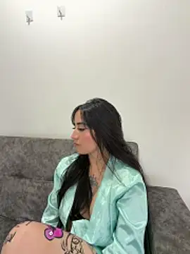 EmmyEvans1's Live XXX Chat