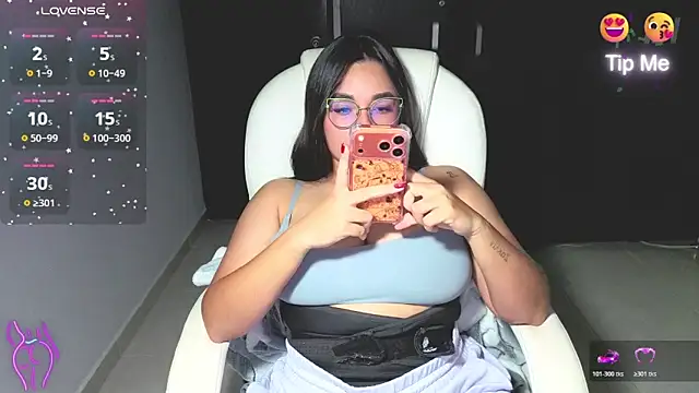 CelesteBrucee's Live XXX Chat