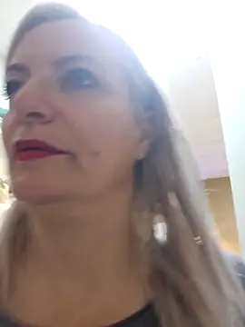 LadyTouchのライブXXXチャット