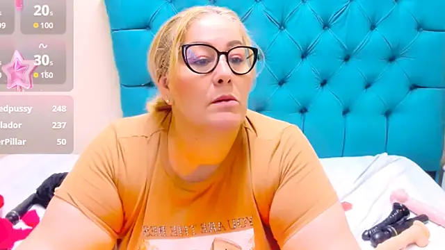 Czat XXX na żywo – Nayla_Garner