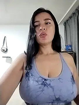 hailey85: онлайн-секс-чат