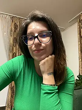NadiraNoor's Live XXX Chat