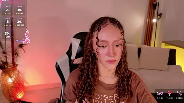 ChloeMoretiのライブXXXチャット