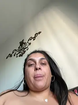 MamiiLikesBigC0Ck's Live XXX Chat