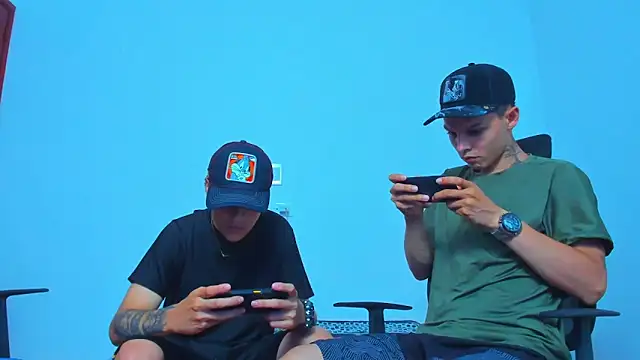 Thomas-Wil Live XXX Chat