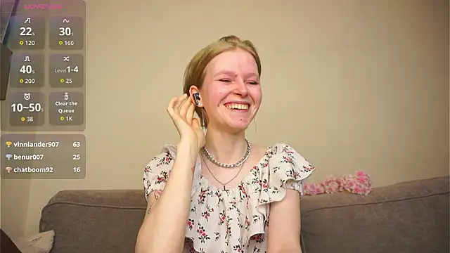 ToyaPletz live XXX chat