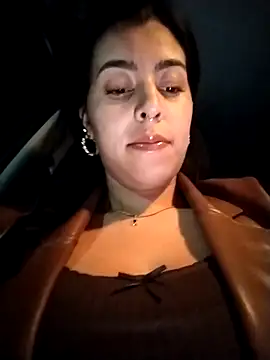 Luianna Adlı Modelin Canlı XXX Sohbeti