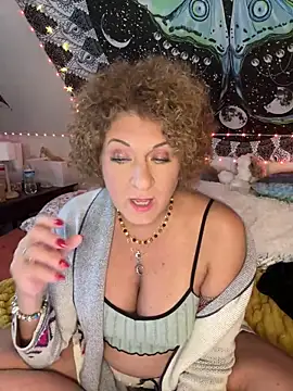 SuzyCatzz Adlı Modelin Canlı XXX Sohbeti