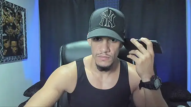 jhonnysnow17 Adlı Modelin Canlı XXX Sohbeti