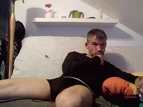 Cambitchboy: вебкам-шоу