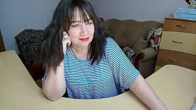 Lucretia_Goldi_'s Live XXX Chat